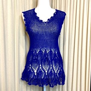 🎉HP🎉HAND MADE VINTAGE 60’S OR 70’S CROCHETED BLUE TUNIC IN EXCELLENT CONDITION